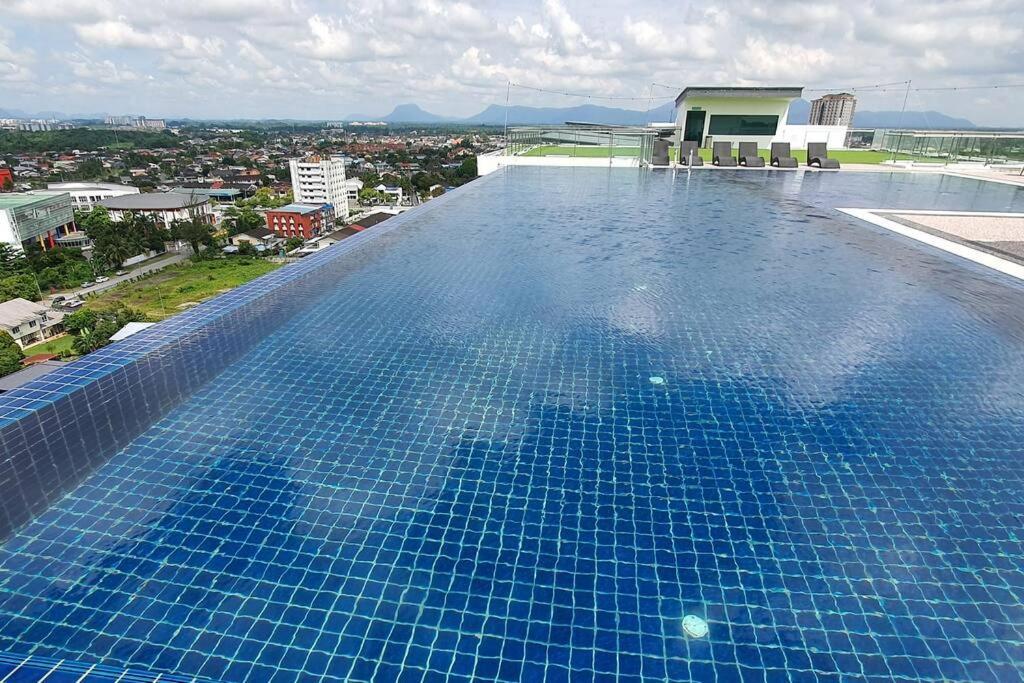 Kozi Square New Sgh Cozy Home Lv7B Kuching Buitenkant foto
