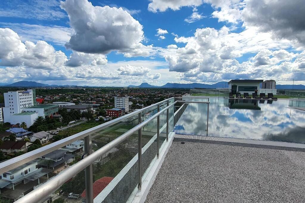 Kozi Square New Sgh Cozy Home Lv7B Kuching Buitenkant foto